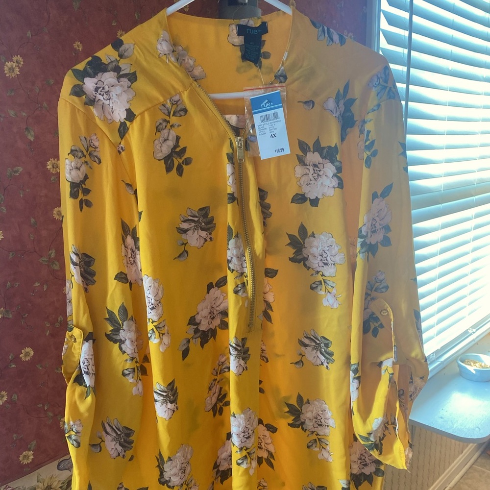 Yellow Flower Blouse with zipper New with tags